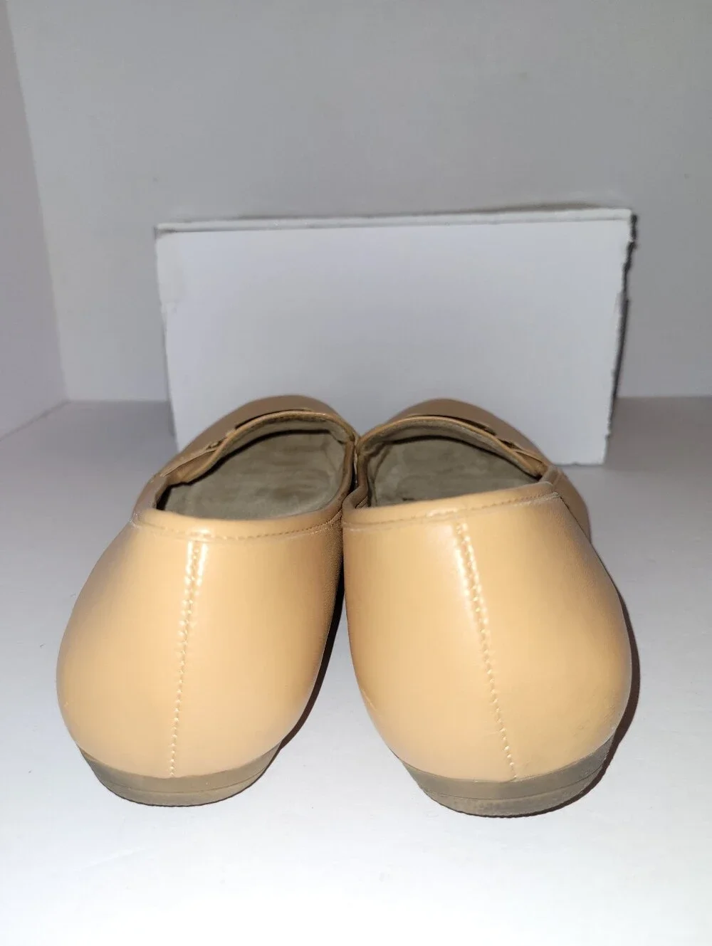 Cliffs by WHITE MOUNTAIN Size 10 Camel Tan Loafers